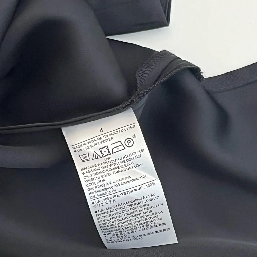 NWT Banana Republic Factory Women’s Puff Sleeve Black Blouse